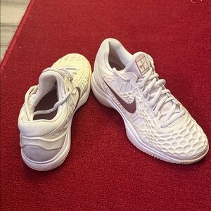 Nike White and Light Pink Sneakers